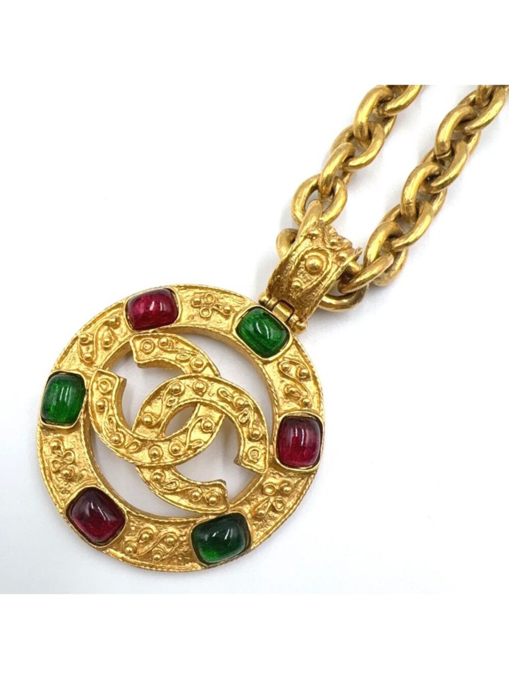 Chanel Gripoix CC Logo Loupe Long Chain Green Gold Red Necklace